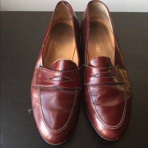 Salvatore ferragamo 9.5 2E penny loafers